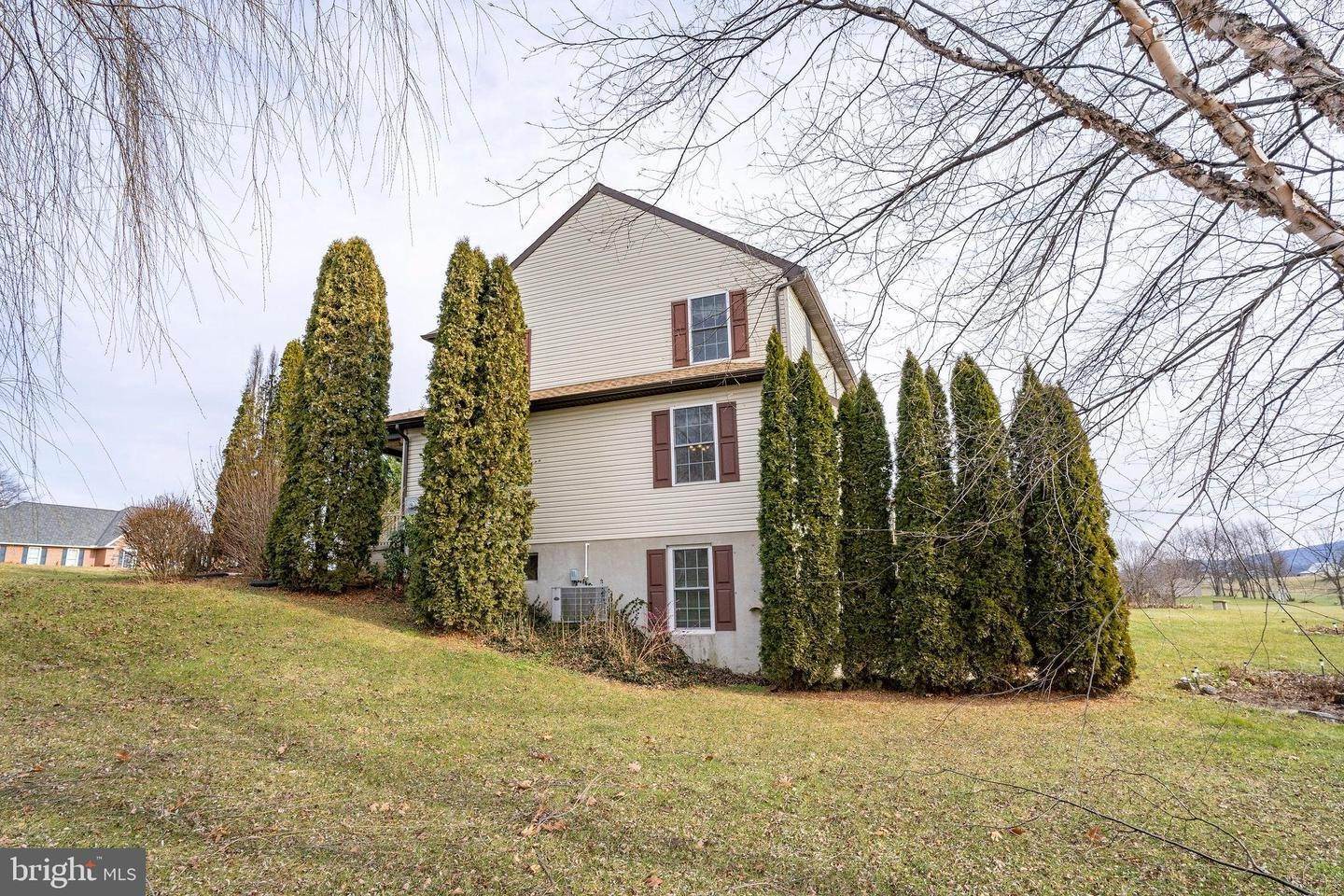 17. Residential for Sale at 108 COUNTRY Lane Richland, Pennsylvania 17087 United States