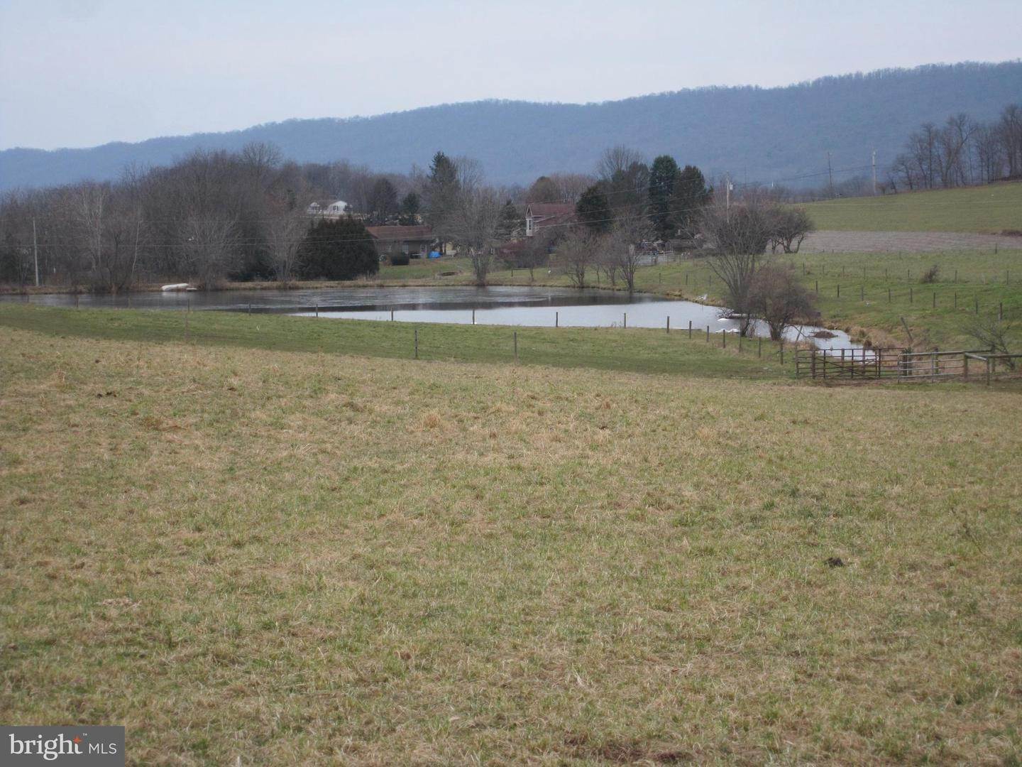 14. Residential for Sale at 184 MAPLE Drive Millersburg, Pennsylvania 17061 United States