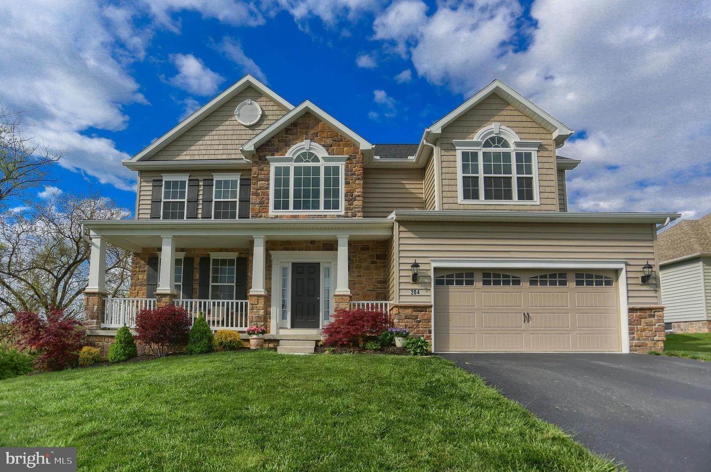 住宅 为 销售 在 204 GRANITE Lane Hanover, 宾夕法尼亚州 17331 美国