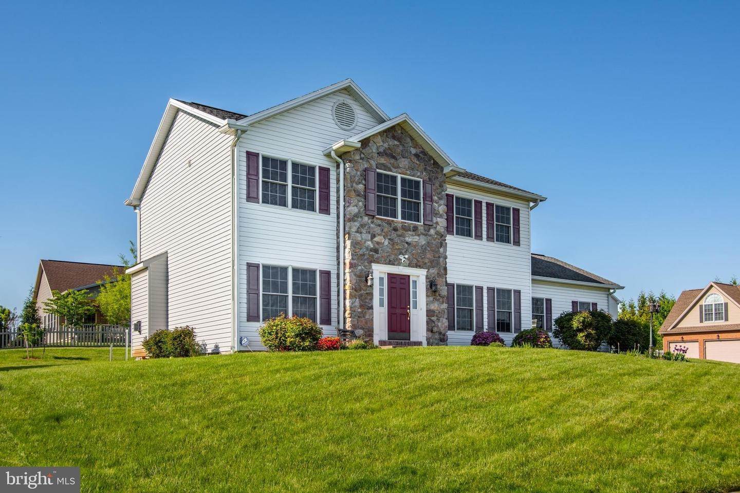 3. Residential for Sale at 470 FRANCIS Drive Mechanicsburg, Pennsylvania 17050 United States