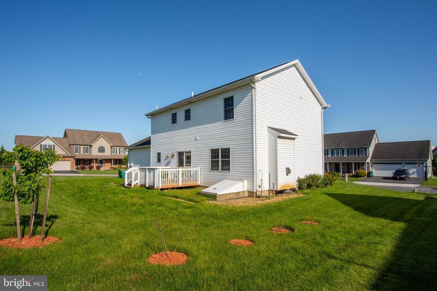 4. Residential for Sale at 470 FRANCIS Drive Mechanicsburg, Pennsylvania 17050 United States