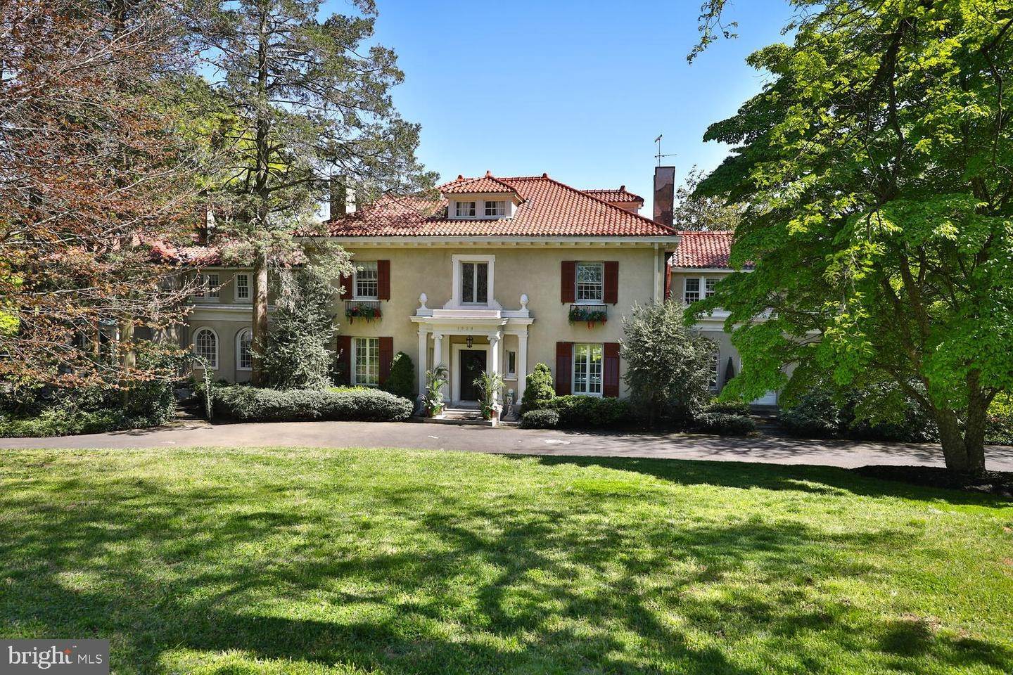 住宅 为 销售 在 1539 HAMPTON Rydal, 宾夕法尼亚州 19046 美国