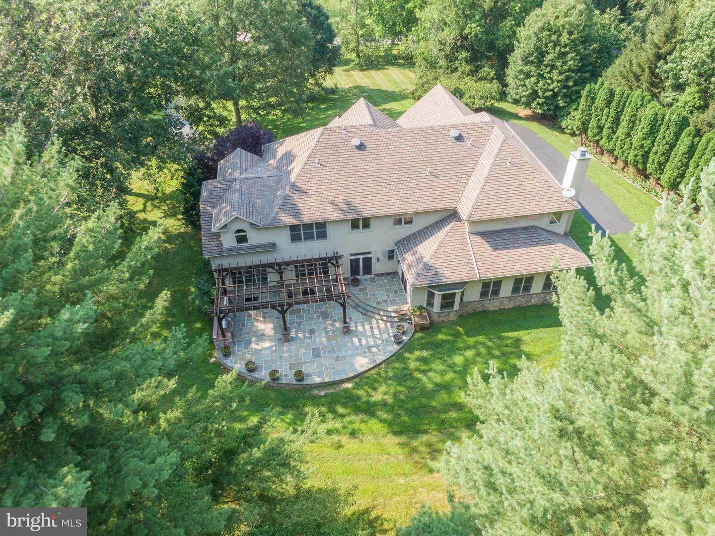 8. Residential for Sale at 136 ROUND HILL Road Kennett Square, Pennsylvania 19348 United States