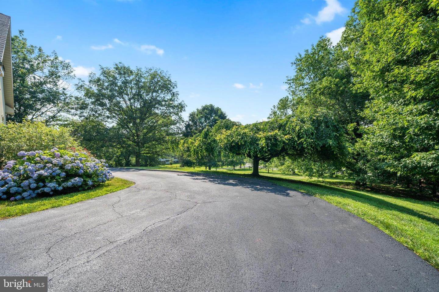 19. Residential for Sale at 136 ROUND HILL Road Kennett Square, Pennsylvania 19348 United States