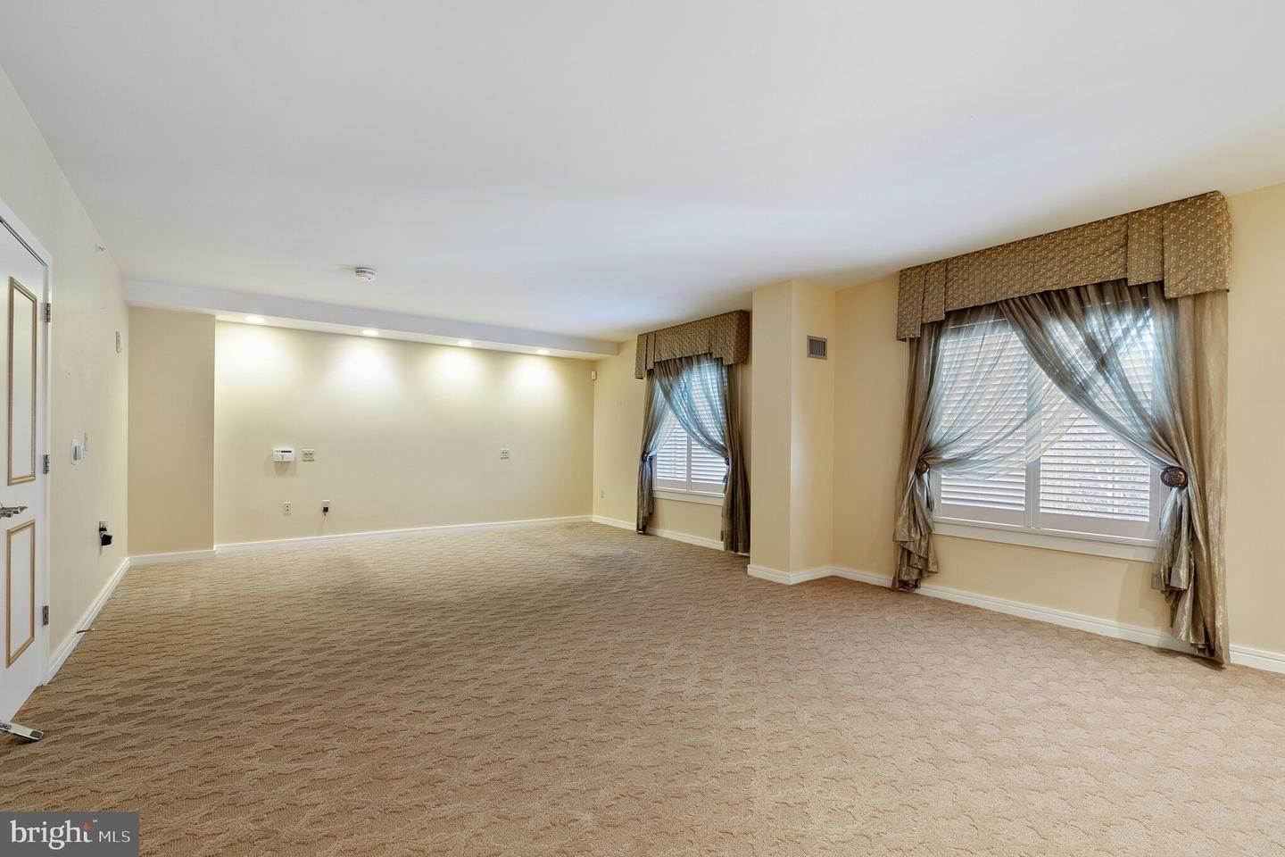 20. Residential for Sale at 190 PRESIDENTIAL BLVD #609-611 Bala Cynwyd, Pennsylvania 19004 United States