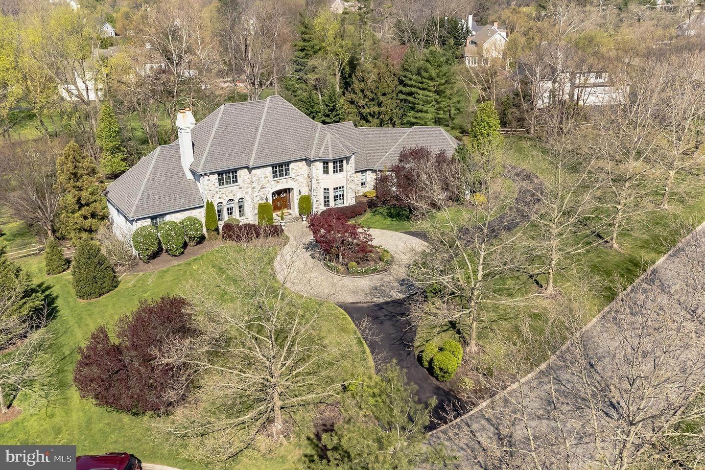 住宅 为 销售 在 106 HAMPTON Lane Blue Bell, 宾夕法尼亚州 19422 美国