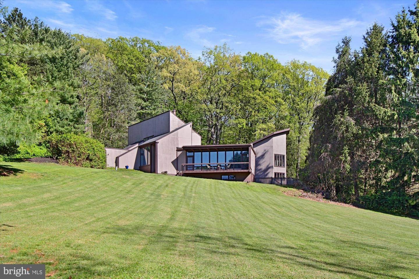 3. Residential for Sale at 1836 CROWS NEST Lane York, Pennsylvania 17403 United States