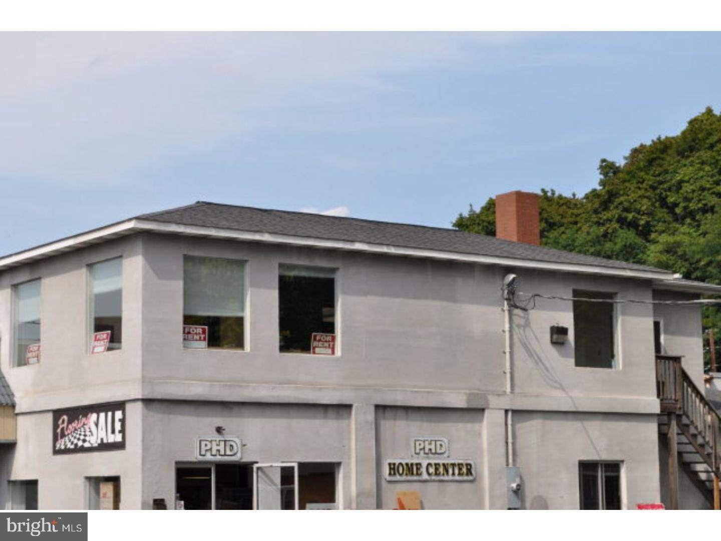 Commercial for Sale at 124 S CLAUDE A LORD BLVD Pottsville, Pennsylvania 17901 United States