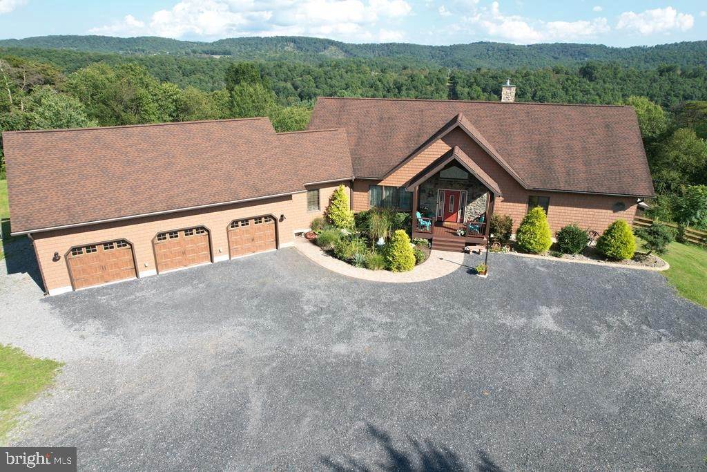 住宅 为 销售 在 9545 FOREST HILLS Drive Huntingdon, 宾夕法尼亚州 16652 美国