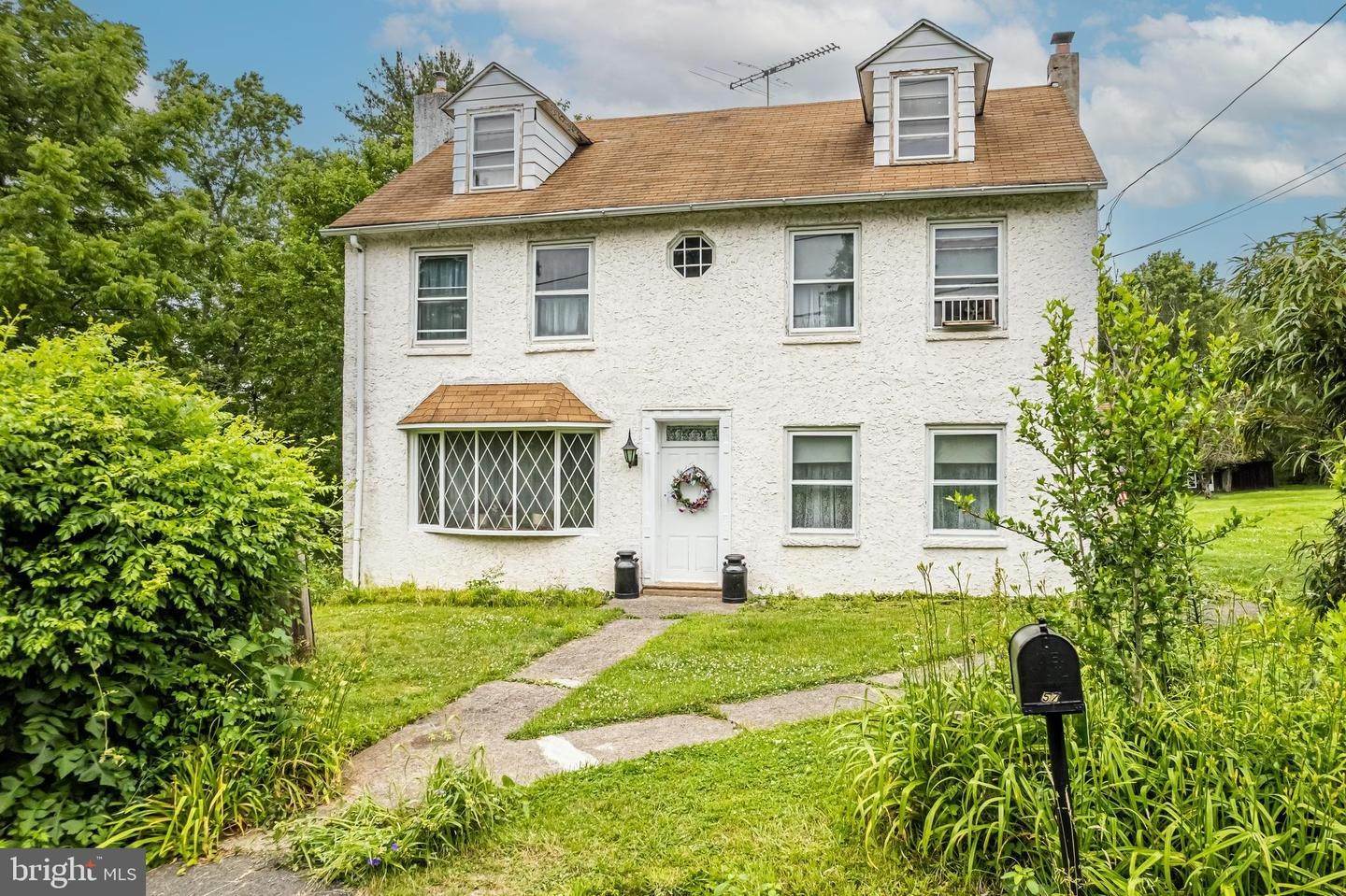 住宅 为 销售 在 57 N DIETZ MILL Road Green Lane, 宾夕法尼亚州 18054 美国