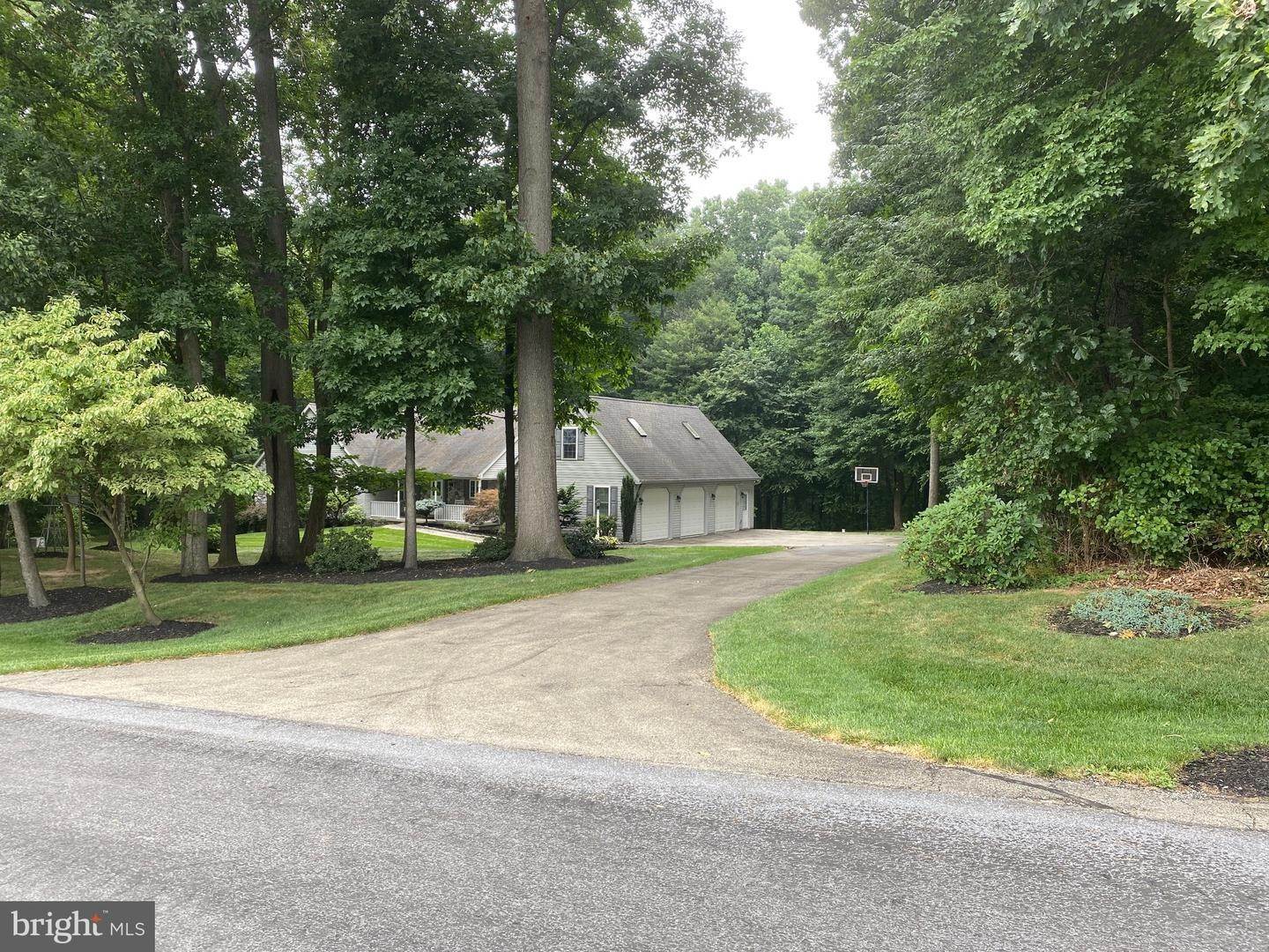 2. Residential for Sale at 318 SPRING HILL Road Quarryville, Pennsylvania 17566 United States