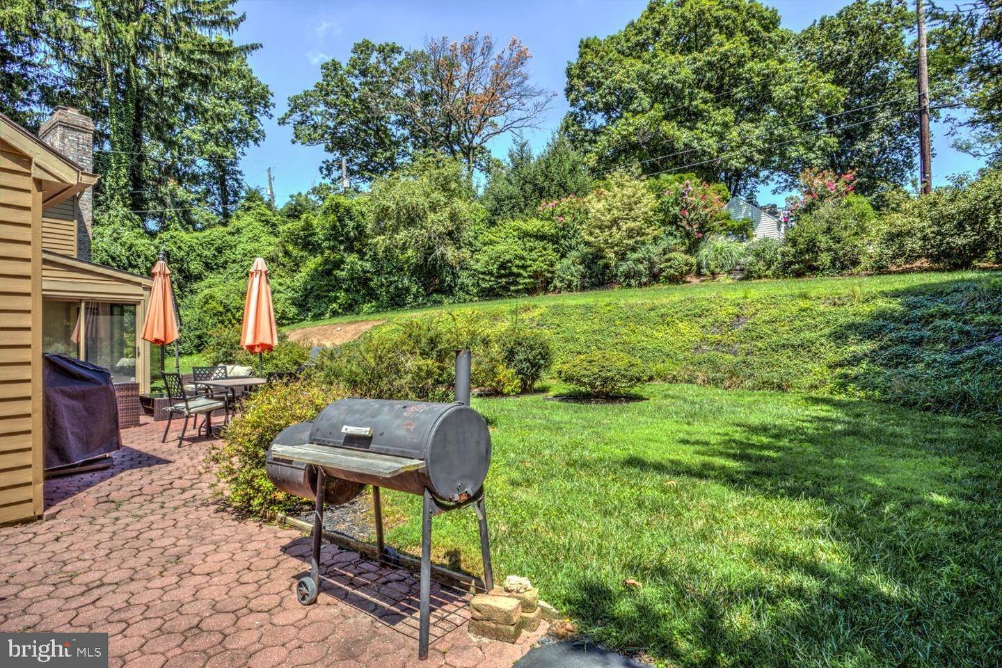 6. Residential for Sale at 1285 MEADOWBROOK Road Lancaster, Pennsylvania 17603 United States