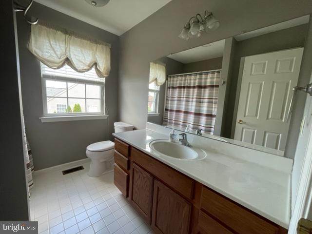 19. Residential for Sale at 2007 OAKWOOD Drive Pennsburg, Pennsylvania 18073 United States