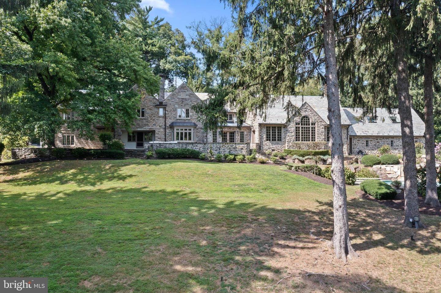 2. Residential for Sale at 1233 MEADOWBANK Road Villanova, Pennsylvania 19085 United States