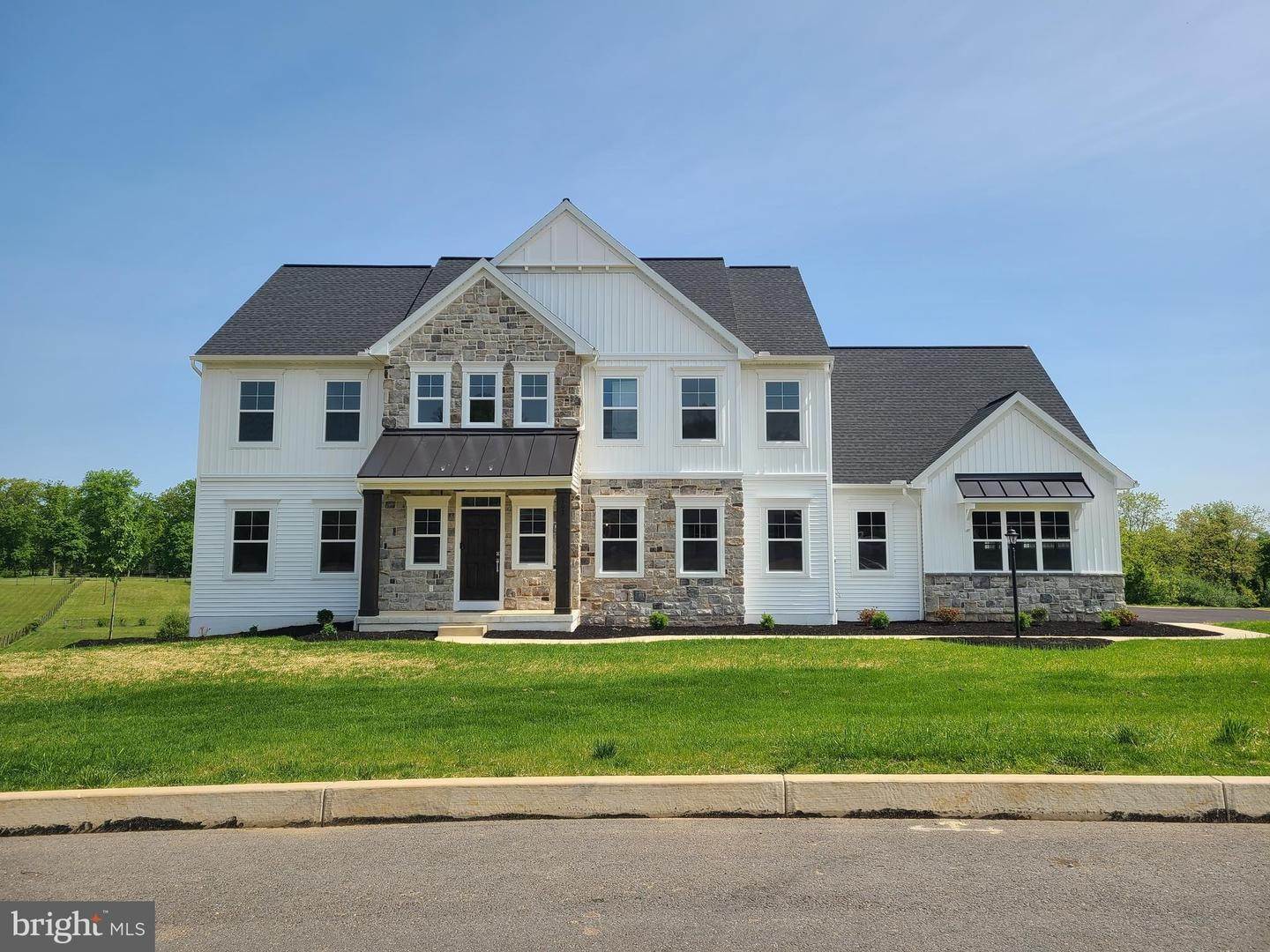 住宅 為 出售 在 103 LIGHTFOOT LANE Dillsburg, 賓夕法尼亞州 17019 美國