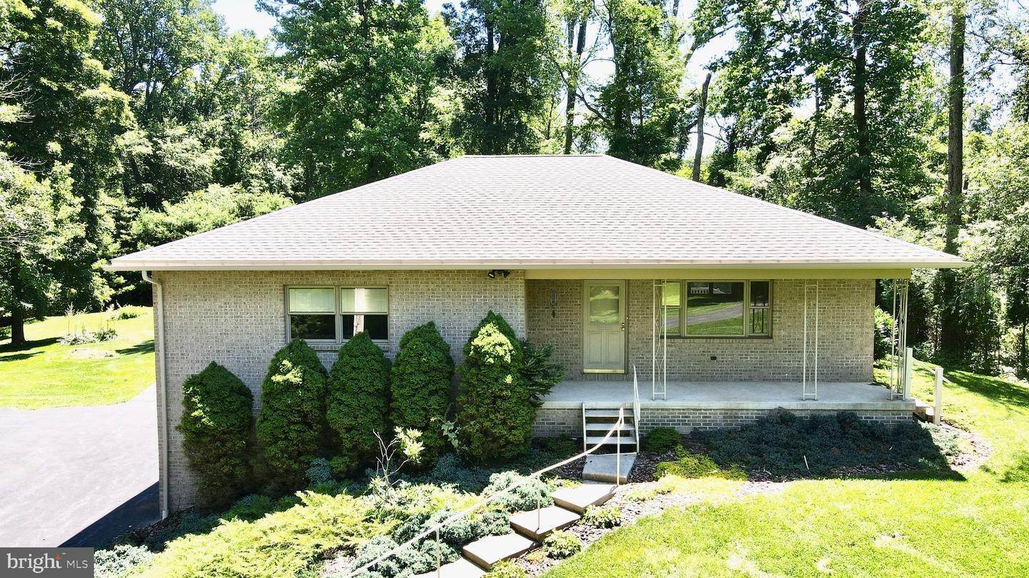 Residential for Sale at 27 DEYSHER Road Fleetwood, Pennsylvania 19522 United States