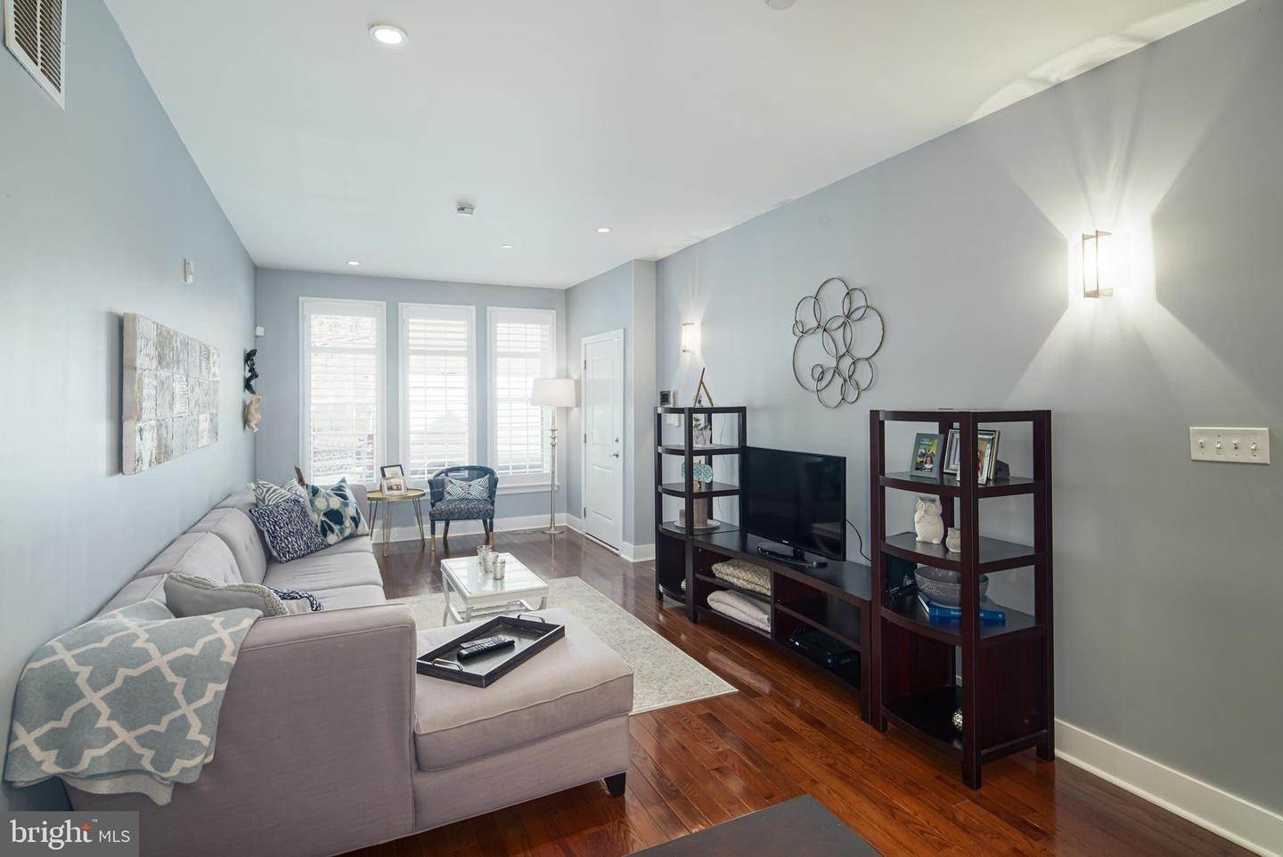 2. Residential for Sale at 1820 SOUTH ST #A Philadelphia, Pennsylvania 19146 United States