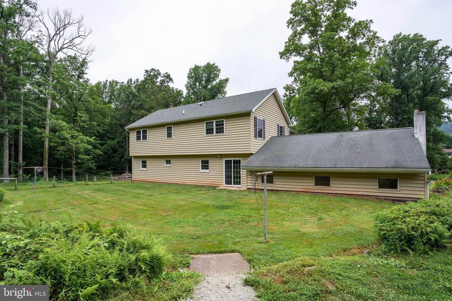18. Residential for Sale at 152 BOULDER HILL Road Mohnton, Pennsylvania 19540 United States