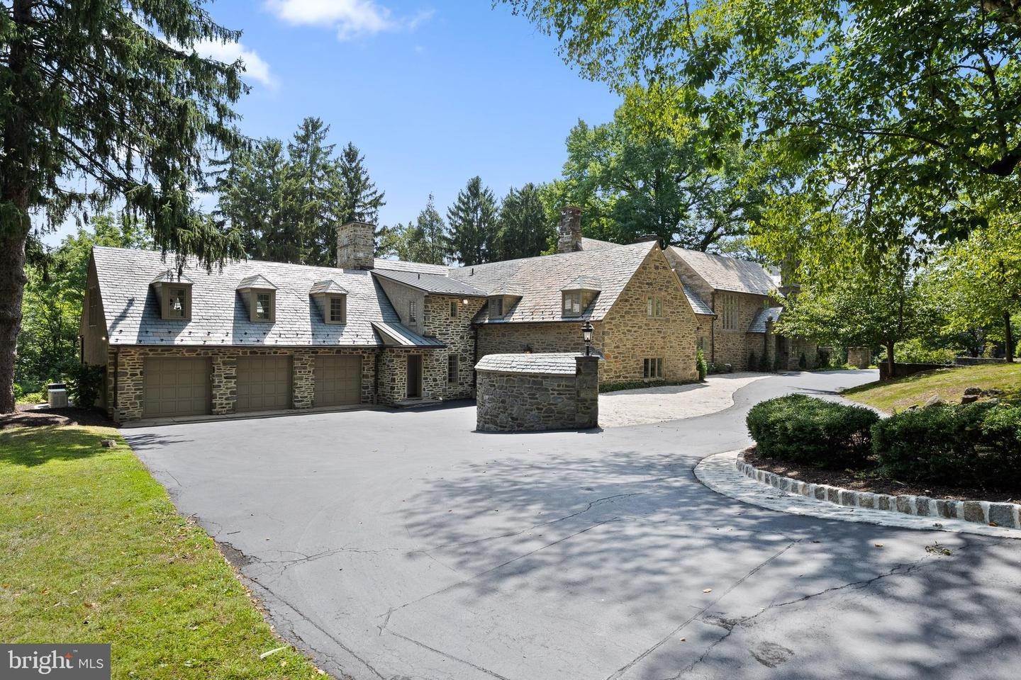 6. Residential for Sale at 1233 MEADOWBANK Road Villanova, Pennsylvania 19085 United States
