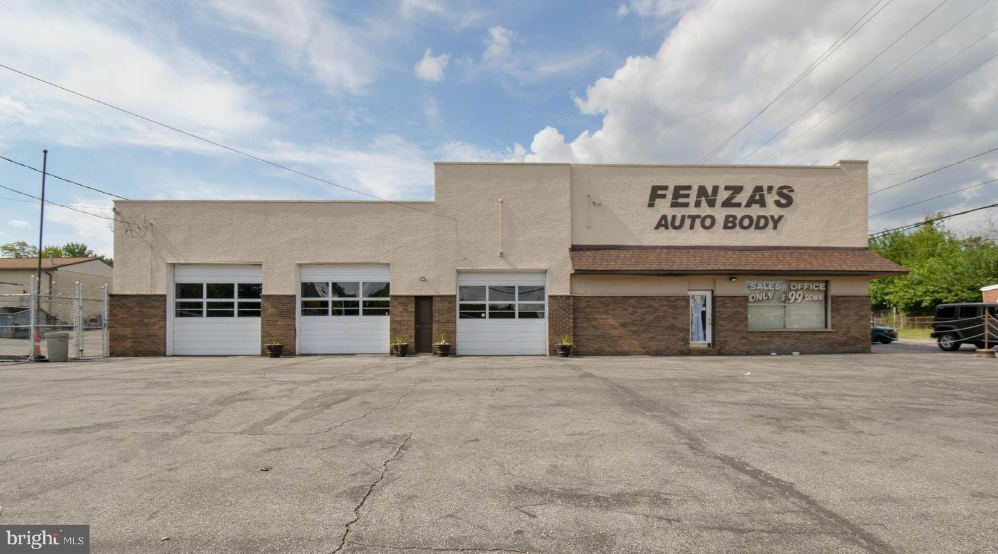 Commercial for Sale at 2200 W 9TH Street Chester, Pennsylvania 19013 United States