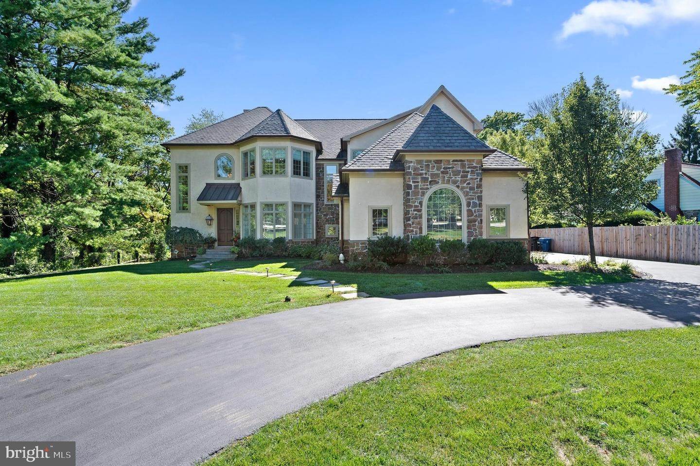 住宅 為 出售 在 122 OLD LANCASTER Road Devon, 賓夕法尼亞州 19333 美國