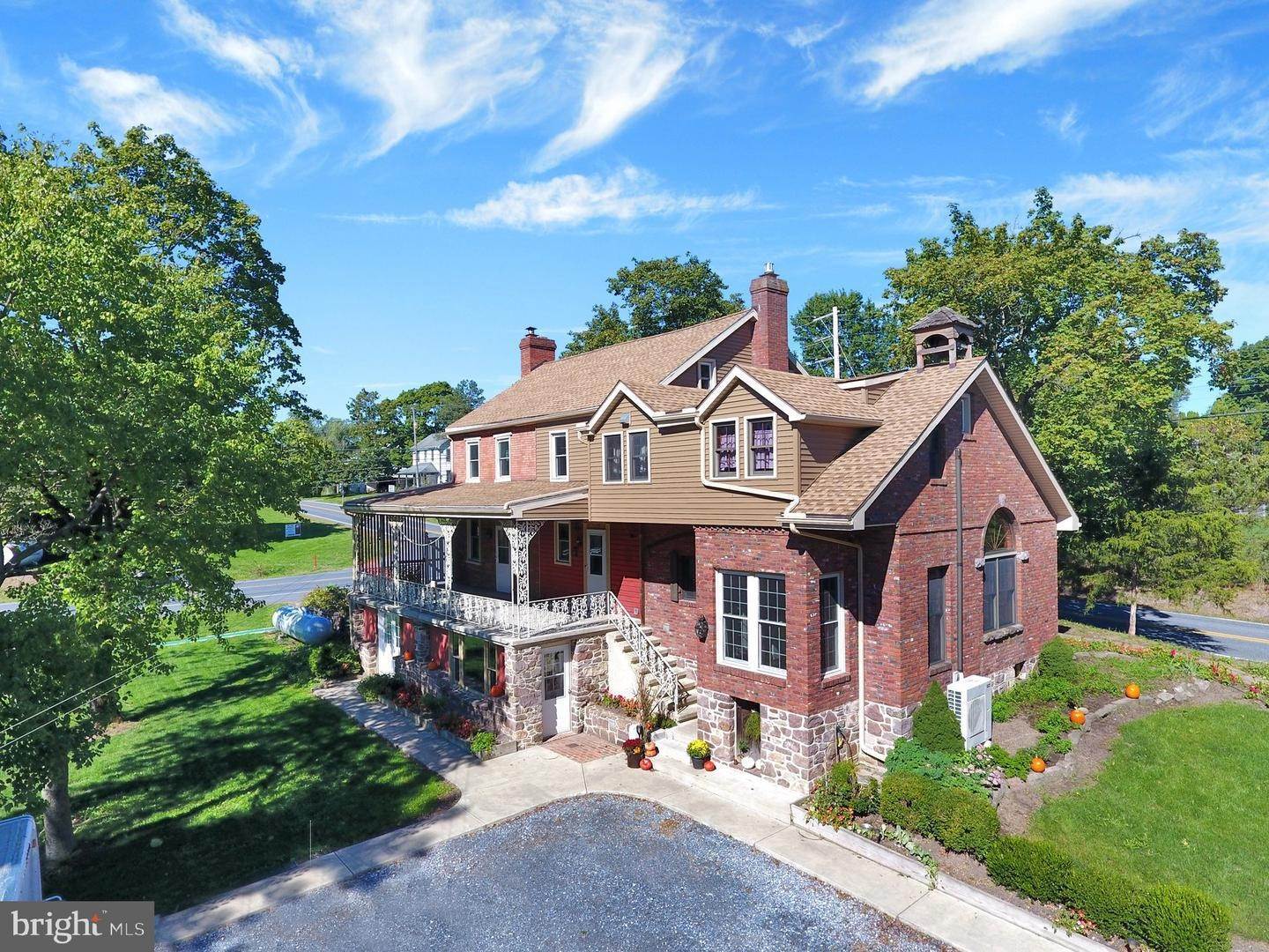 住宅 為 出售 在 1495 LEBANON Road Manheim, 賓夕法尼亞州 17545 美國