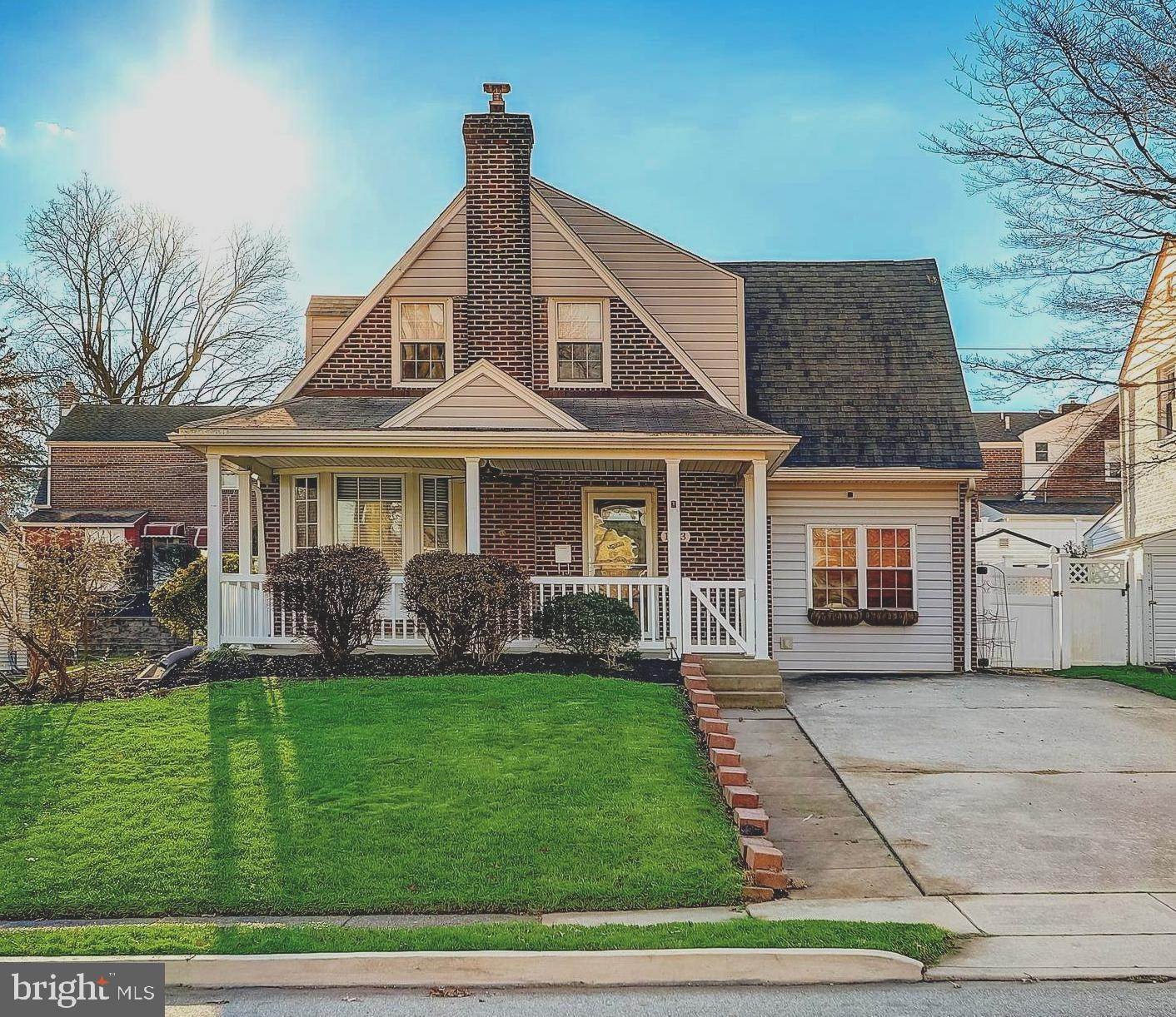 住宅 为 销售 在 123 OXFORD HILL Lane Havertown, 宾夕法尼亚州 19083 美国