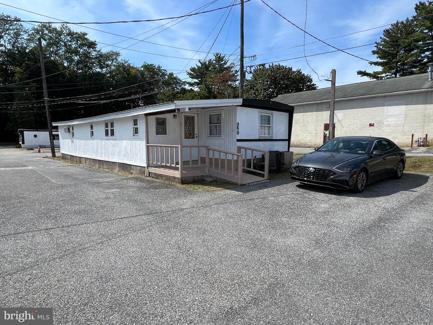 Commercial for Sale at 454 W MAIN Street Mount Joy, Pennsylvania 17552 United States