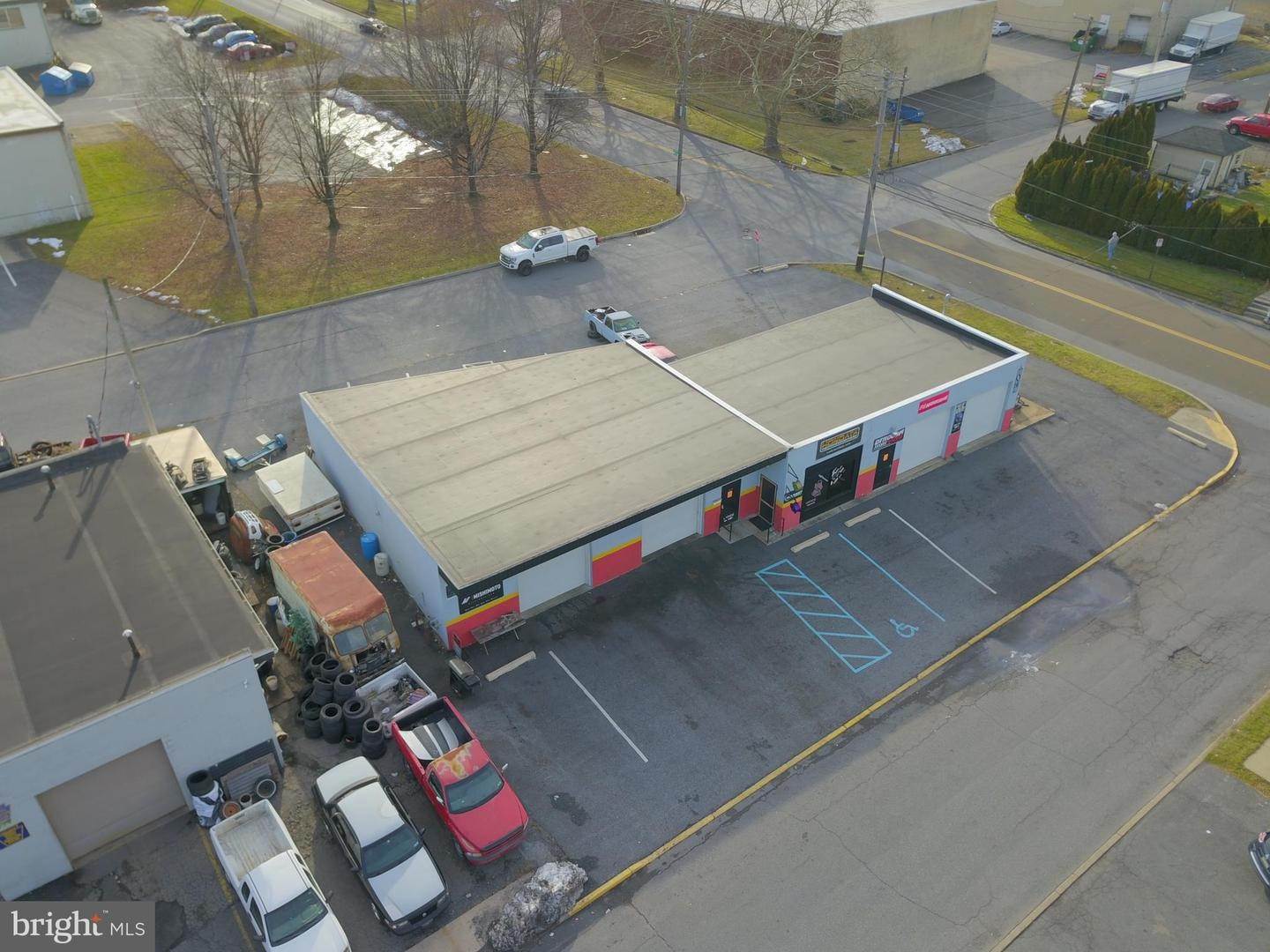 Commercial for Sale at 1047-1051 N N IRVING Street Allentown, Pennsylvania 18109 United States