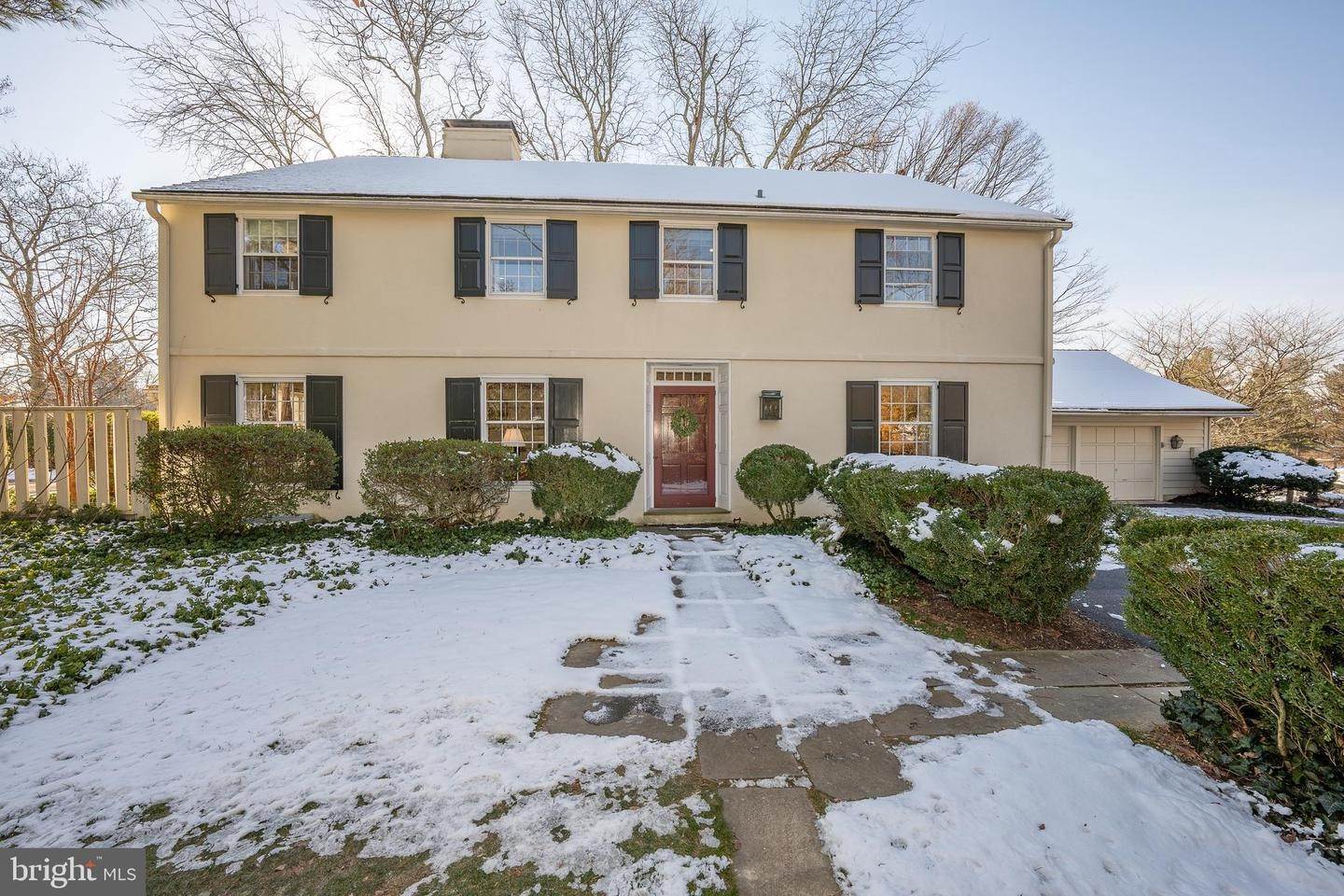 住宅 为 销售 在 653 CLOVELLY Lane Devon, 宾夕法尼亚州 19333 美国