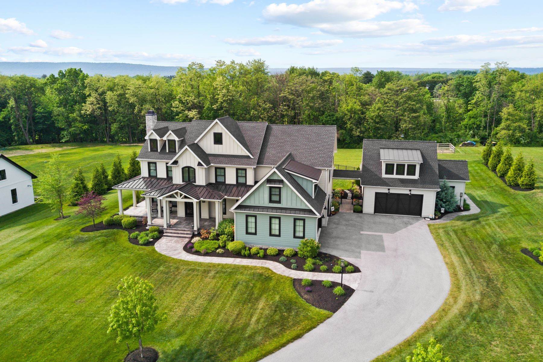 Single Family Homes 为 销售 在 7178 Sterling Rd 哈里斯堡, 宾夕法尼亚州 17112 美国