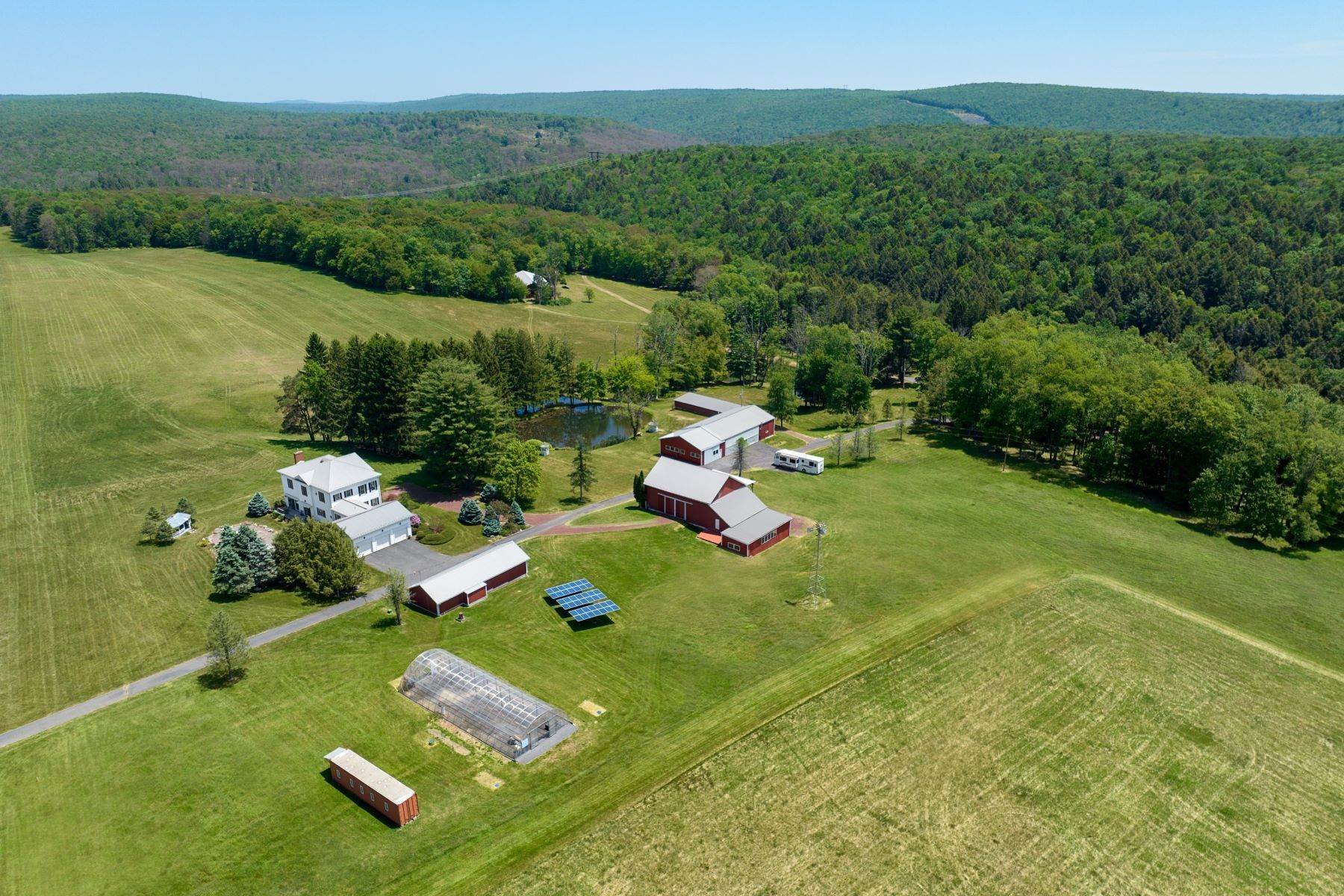 20. Farm and Ranch Properties por un Venta en 207 Saw Mill Rd 207 Saw Mill Road Weatherly, Pennsylvania 18255 Estados Unidos